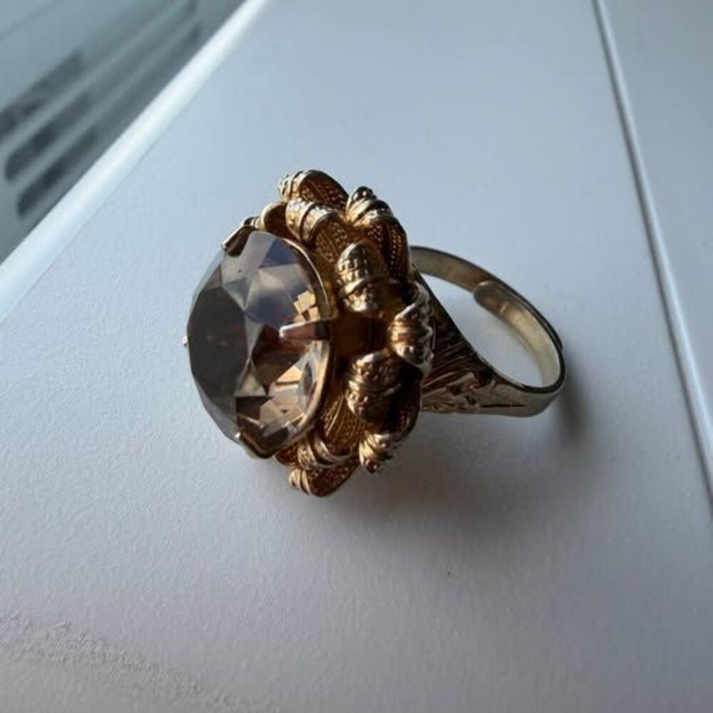 1960s Tiered Flower Cocktail Ring – Smoky Topaz Glass & Textured Gold Ribbons